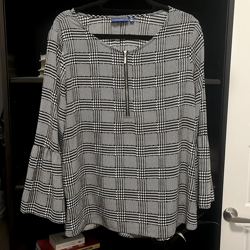 Apt 9, women’s blouse with partial zip up and wide cuffs